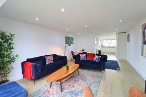 London Mitcham Beautiful Three Bedroom House